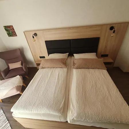 Bed & Breakfast Bleibe In Der Brandgasse *
